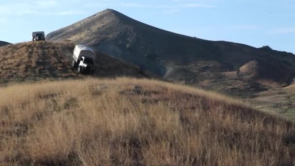 Kırım Dağlarında Araba Dağa Binmek Koktebel Karakum Çölü Tepeler Kuru — Stok video
