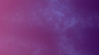 Yumuşak dokusu olan canlı mor gradyan arkaplan