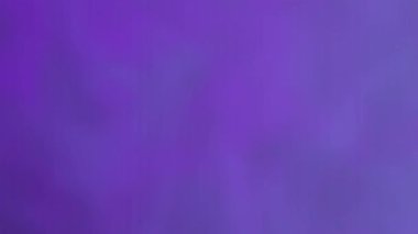 Tasarımınızı bu çarpıcı mor eğimle yükseltin, projelerinize renk ve yaratıcılık katmak için mükemmel.