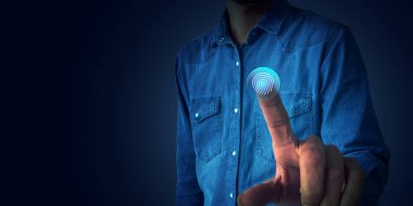 Güvenli kimlik doğrulama, kimlik doğrulama, siber güvenlik ve modern erişim kontrol teknolojisi için biyometrik parmak izi doğrulama konsepti. Fintech, veri koruması, giriş için ideal