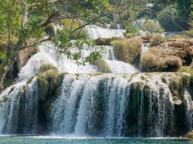 Hırvatistan 'ın Krka ulusal parkındaki şelale manzarası