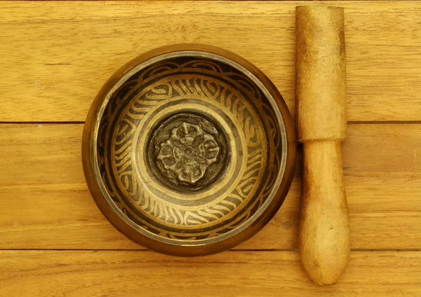 Bir Tibet singing kase içinde