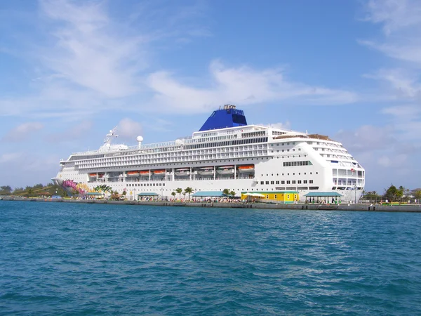 Loď na Bahamách — Stock fotografie