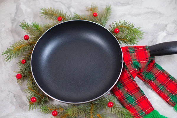 Frying Pan Skillet Christmas Tree Marble Table Top View Copy — Stock Photo, Image