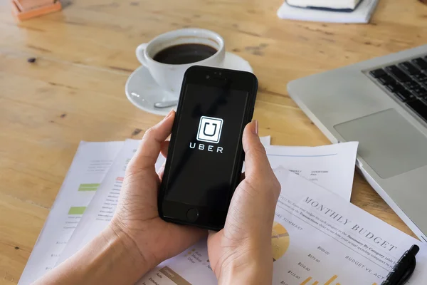 Chiang Mai,Tayland - 14 Temmuz 2016: Uber mobil uygulamaları. Uber - Co