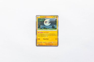 Bradford, UK Nov 20 2025 Lunatone Pokmon popüler Japon serisinden beyaz bir arka plan üzerine poz.