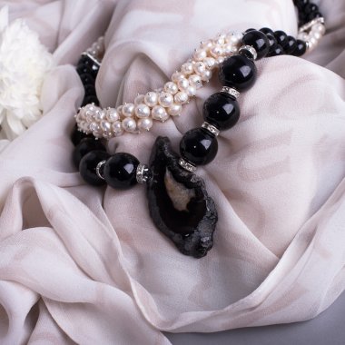 Doğal taşlar takı