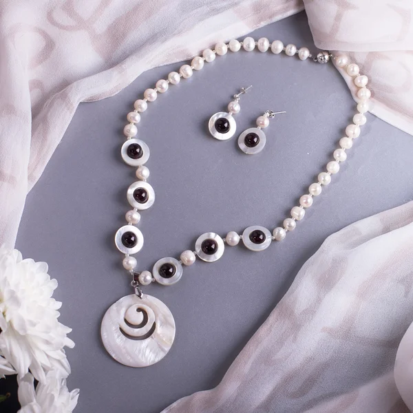 Doğal taşlar takı