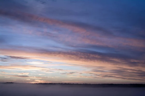 Nebel Und Himmel Wolken Vor Sonnenaufgang — Stockfoto