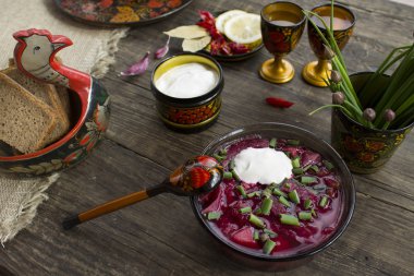 çorba pancar çorbası, malzemeler ve baharatlar