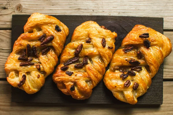 Pastelería Danesa Arce Con Nueces Jarabe Arce Vista Superior —  Fotos de Stock