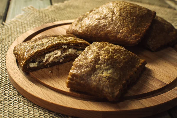 Греческий Ржаной Хлеб Сыром Свежеприготовленный Домашний Пирожок — стоковое фото