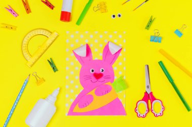DIY ve çocukların yaratıcılığı. Adım adım: Tavşan ve havuçlu bir Paskalya kartı yap. Çocuklar el yapımı Paskalya gemisi. Üst Görünüm Adım 6