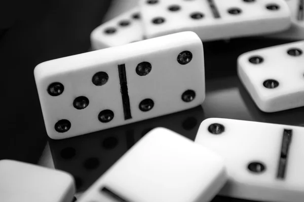 Black and white dominoes — Stock Photo, Image