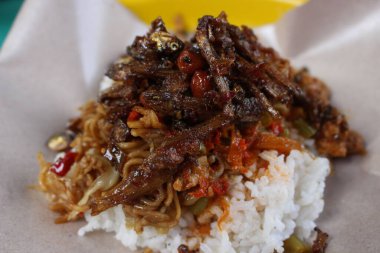 Asya yemekleri, nasi kucing