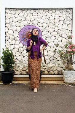 Şemsiyeli Cava kadın tarzı