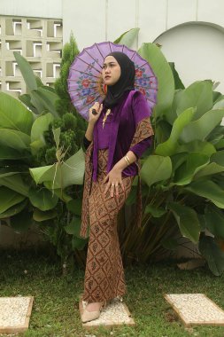 Geleneksel java tarzında güzel bir kadın.