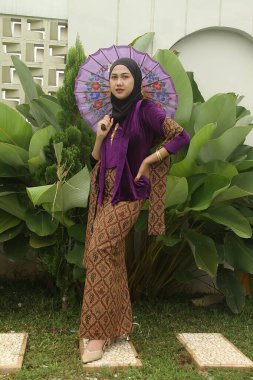 Geleneksel java tarzında güzel bir kadın.