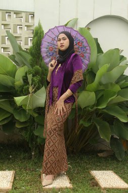 Geleneksel java tarzında güzel bir kadın.