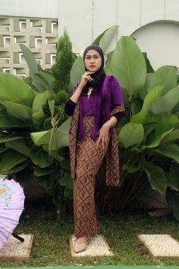 Geleneksel java tarzında güzel bir kadın.