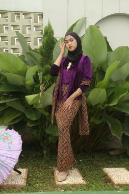 Geleneksel java tarzında güzel bir kadın.