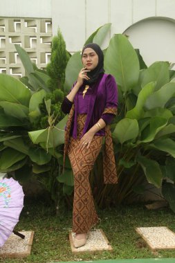 Geleneksel java tarzında güzel bir kadın.