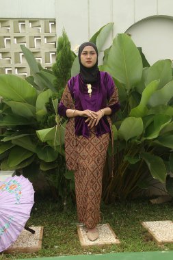 Geleneksel java tarzında güzel bir kadın.