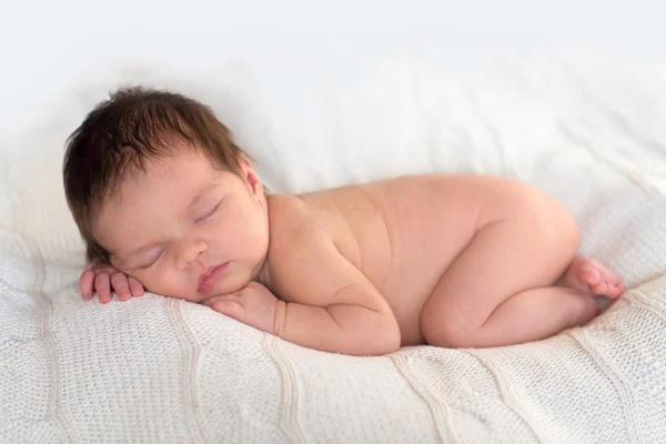 Bebé recém-nascido 14 dias, dorme — Fotografia de Stock