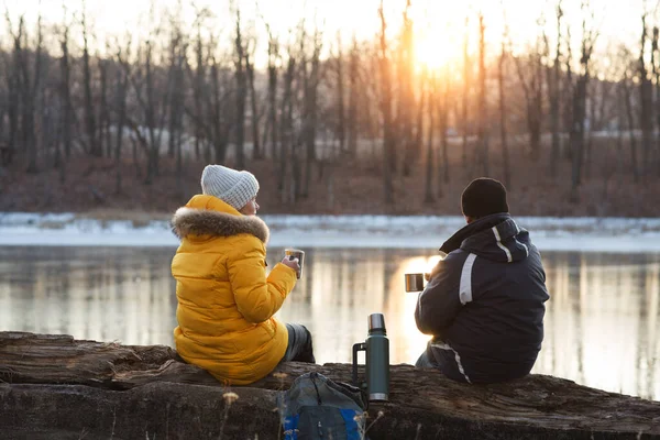 Happy Couple Drinking Hot Tea Winter Snowy Forest — Stock Photo, Image