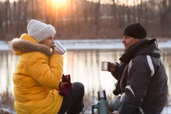 Happy Couple Drinking Hot Tea Winter Snowy Forest — Stock Photo, Image