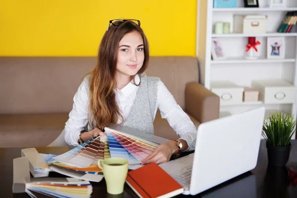 Attractive Young Woman Designer Working Laptop Home Drinking Coffee Home — Fotografia de Stock