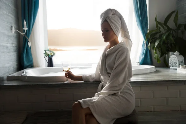 Woman Wearing Bathrobe Towel Her Head Resting Bath Foam Drinks — Foto de Stock