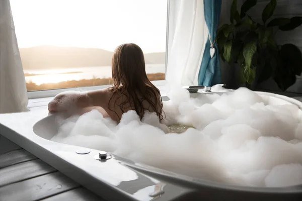 Young Woman Relaxes Bathroom Foam Home — Foto Stock