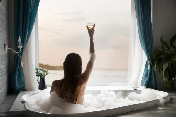 Young Woman Resting Bath Foam Drinks Wine Lifestyle Day Spa — Stock fotografie