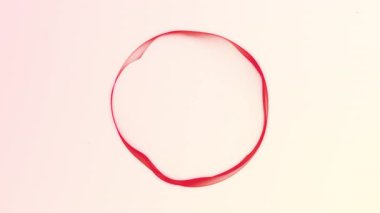 Yumuşak kırmızı dijital küre, düzgün akış eğimine sahip. 4K 60fps içinde minimal stil ve dipsiz döngü ile parlak soyut küre animasyonu.