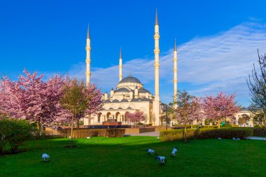 Grozny Akhmad Kadırov sonra adını cami