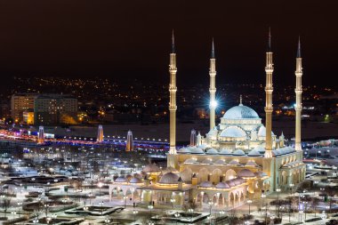 Grozny Akhmad Kadırov sonra adını cami.