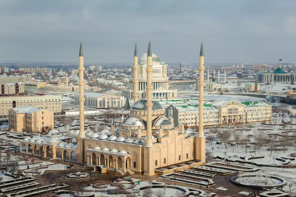 Die Moschee benannt nach Akhmad Kadyrov in Grosny. — Stockfoto