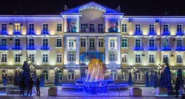 Grozni sokaklarında Noel dekorasyonu