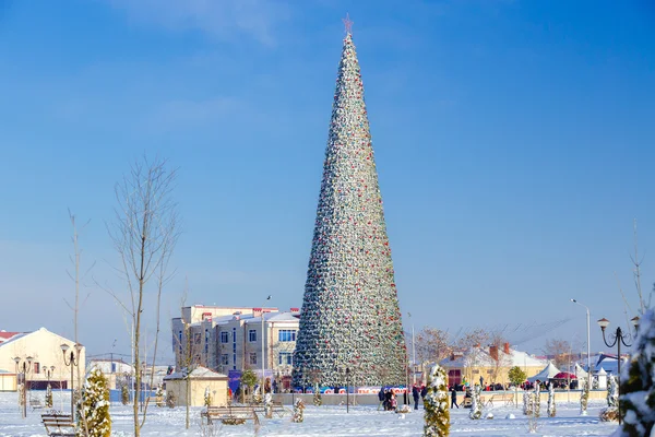 Χριστουγεννιάτικο δέντρο στο Γκρόζνυ — Φωτογραφία Αρχείου