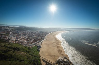 Portekiz, Miradouro do Suberco 'dan Nazi Sahili ve Köyü Panoramik Manzarası