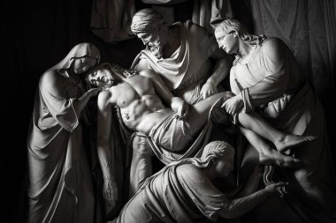 Trinita dei Monti Kilisesi 'nde Haç Heykelinin İfadesi - Roma, İtalya