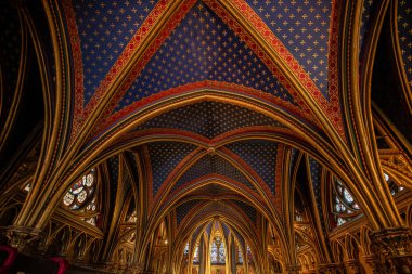 Sainte Chapelle, Paris, Fransa 'daki Aşağı Şapel' de Boyanmış Gotik Tavan