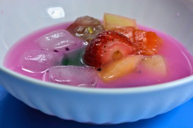 Lezzetli bir yiyeceğe yakın.