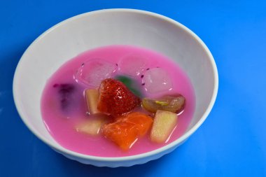 fresh strawberry ice cream with strawberry