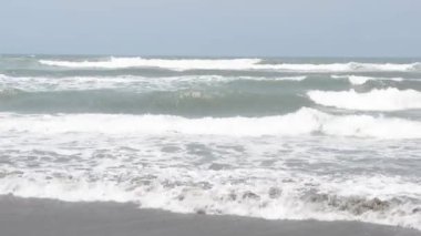 Deniz dalgaları Beach