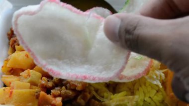 Lezzetli Asya yemeklerinin yakın görüntüsü