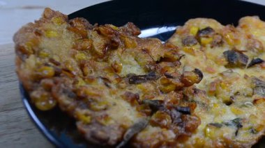 Peynir ile kızarmış yumurta