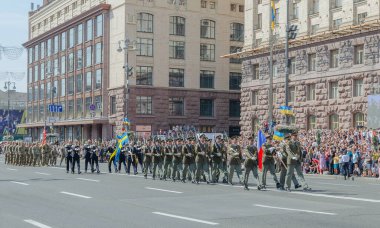 08 / 24 / 2021 Ukrayna, Ukrayna 'nın bağımsızlığının 30. yıldönümüne kadar Kiev askeri geçidi.