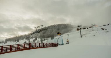 Livigno'da bulutlu gondol 